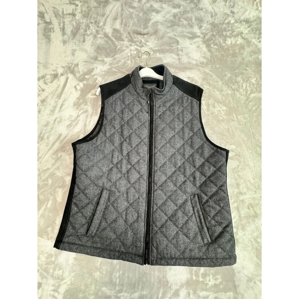 Pronto Uomo Men's Vest XXL Quilted Charcoal Gray Black Piped Pockets Full Zip‎